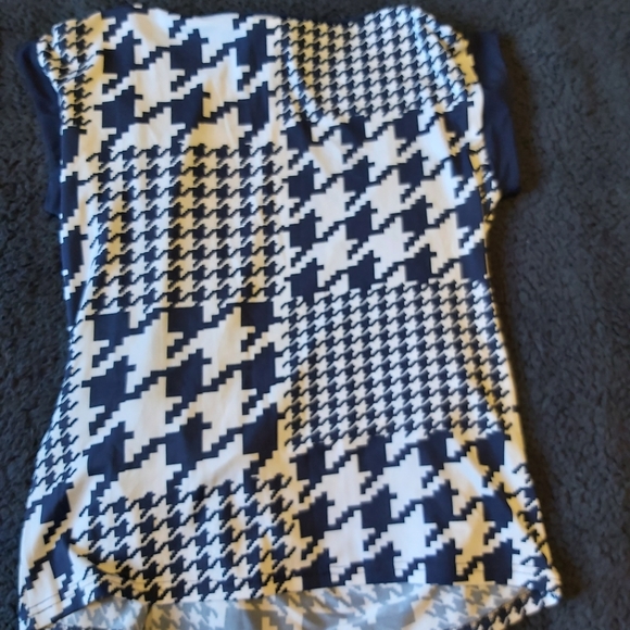 2/$20 cute faux-wrap top - Picture 2 of 3